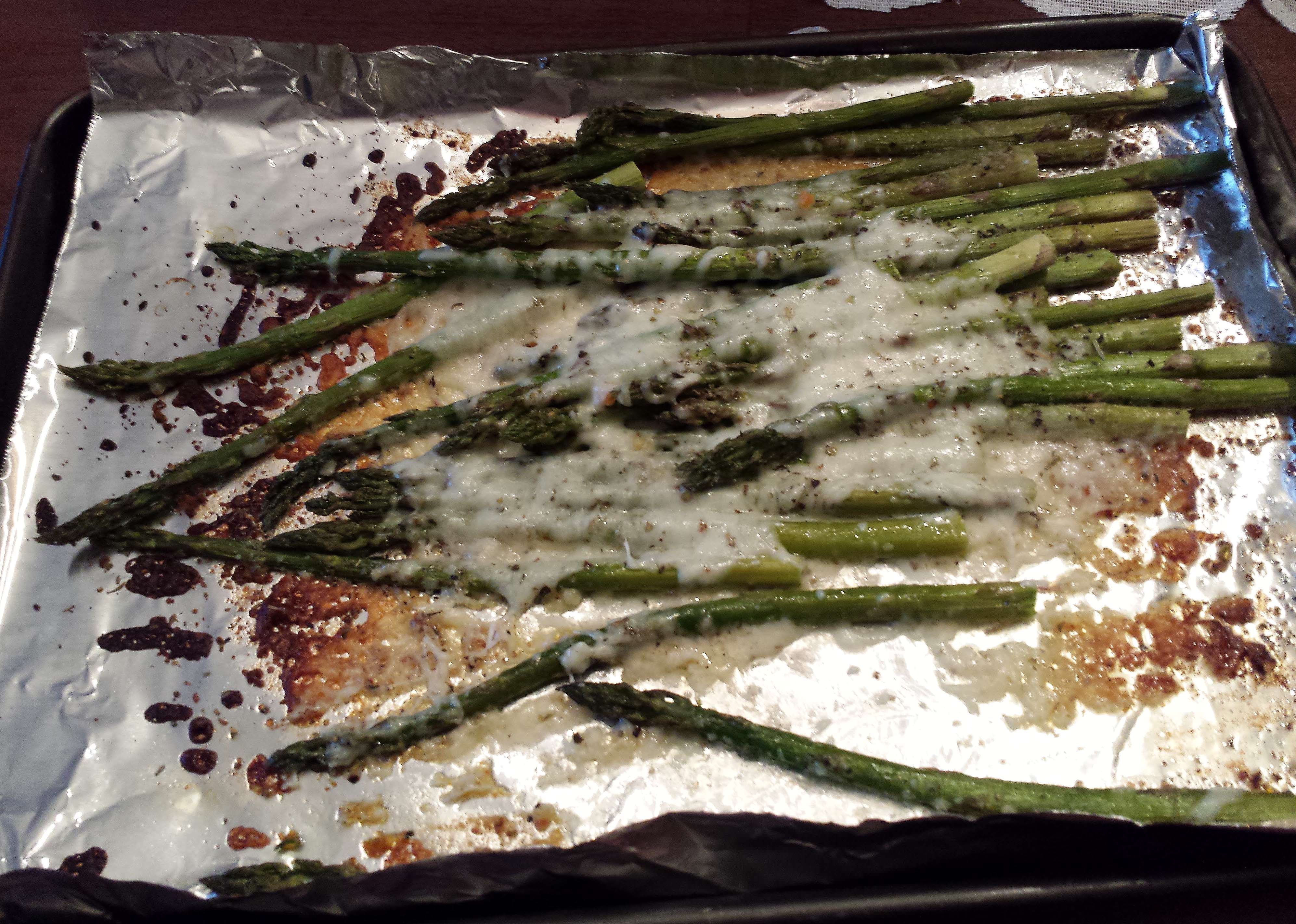 Baked Asparagus with cheese